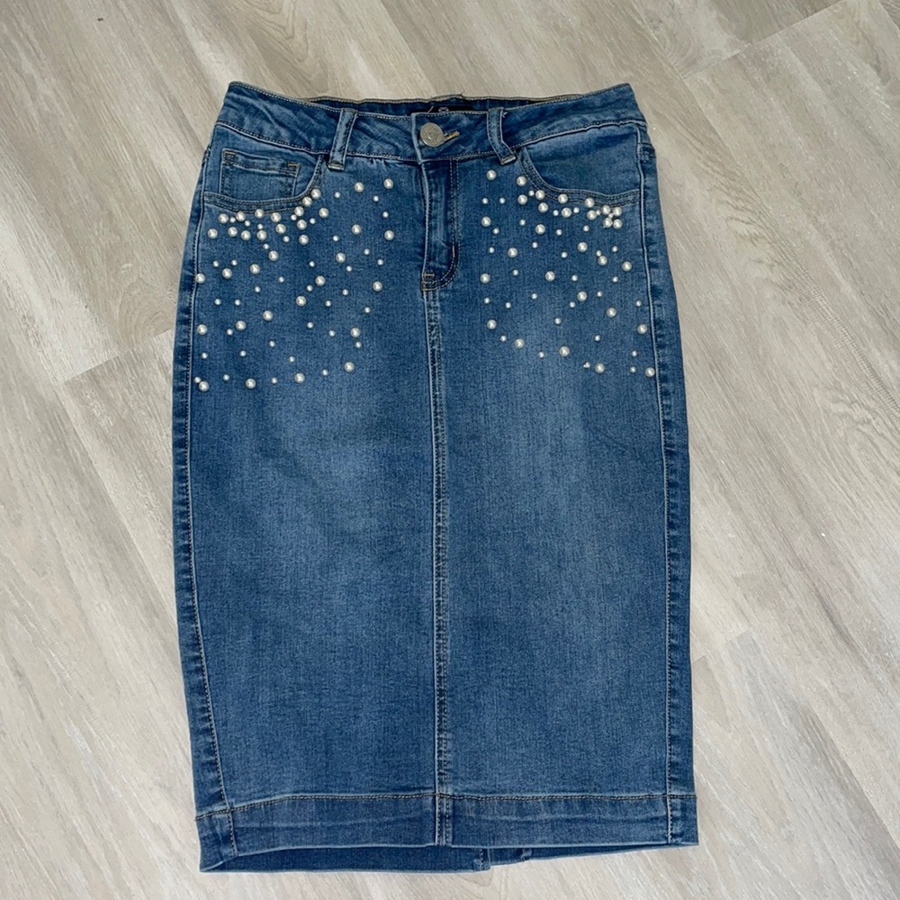 Denim Skirt with Pearls
